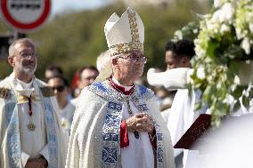 Assumption procession at Notre-Dame de Paris Cathedral - Paris AJ