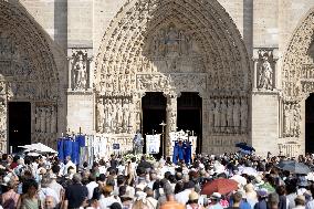 Assumption procession at Notre-Dame de Paris Cathedral - Paris AJ