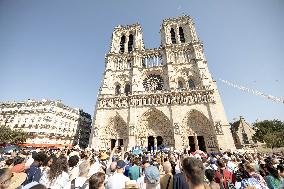 Assumption procession at Notre-Dame de Paris Cathedral - Paris AJ
