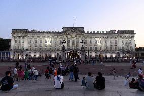 London Lights Up for 80th VJ Day Commemoration - UK