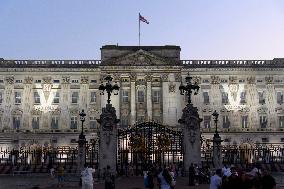 London Lights Up for 80th VJ Day Commemoration - UK