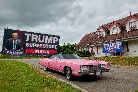 Trump Super Store in Knoxville - USA