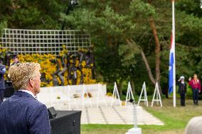 King Willem-Alexander and PM Schoof Commemorate 80th Anniversary of WWII End - The Hague