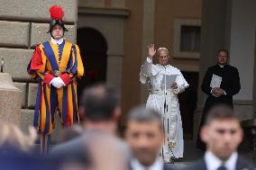 Pope Leo XIV recites the Angelus in Castelgandolfo - Rome