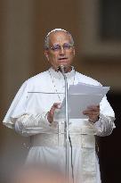 Pope Leo XIV recites the Angelus in Castelgandolfo - Rome