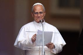 Pope Leo XIV recites the Angelus in Castelgandolfo - Rome
