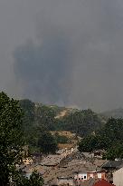 Yeres-Llamas Fire Advances Toward Ponferrada Evacuations Underway - Spain