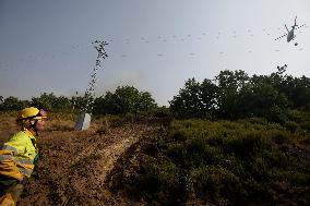 Yeres-Llamas Fire Advances Toward Ponferrada Evacuations Underway - Spain