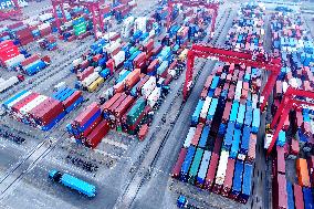 Qingdao Port Yard Foreign Trade Container