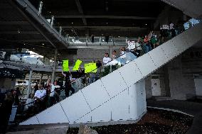 Air Canada Announces Suspension of Flights as Strike Continues - Canada