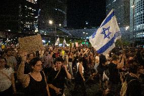 Thousands of Israelis Protest - Tel Aviv
