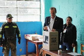 Centrist Rodrigo Paz Leads of Bolivia Presidential - La Paz
