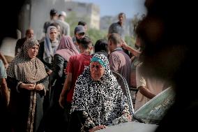 Families Mourn Airstrike Victims - Gaza