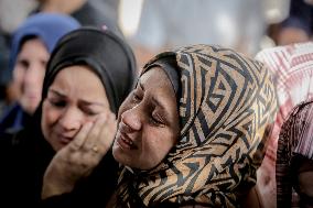 Families Mourn Airstrike Victims - Gaza