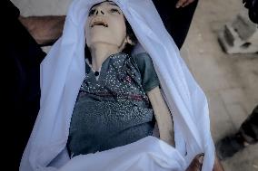 Families Mourn Airstrike Victims - Gaza