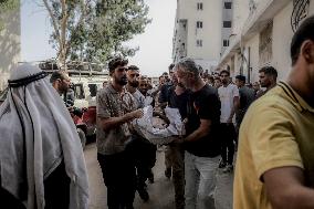Families Mourn Airstrike Victims - Gaza