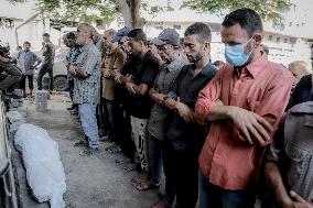 Families Mourn Airstrike Victims - Gaza