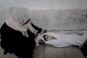 Families Mourn Airstrike Victims - Gaza