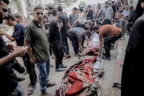 Families Mourn Airstrike Victims - Gaza