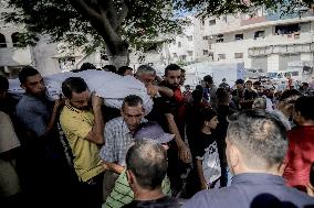 Families Mourn Airstrike Victims - Gaza
