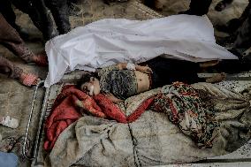Families Mourn Airstrike Victims - Gaza
