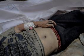 Families Mourn Airstrike Victims - Gaza