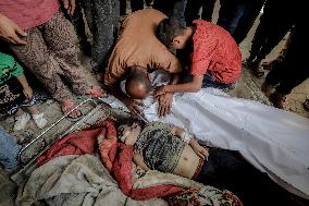 Families Mourn Airstrike Victims - Gaza