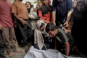 Families Mourn Airstrike Victims - Gaza