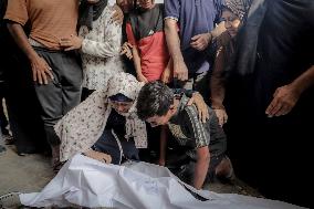 Families Mourn Airstrike Victims - Gaza