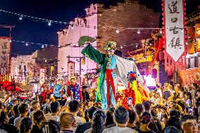Stilt Walking Performance in Anyang