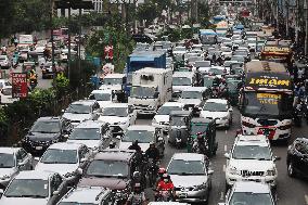 Heavy Traffic in Dhaka - Bangladesh