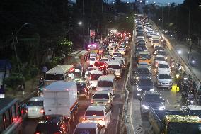Heavy Traffic in Dhaka - Bangladesh