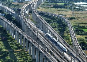Nanchang-Jiujiang High-speed Railway Trial-run EMU