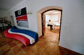 Macron and Starmer Lead Coalition Talks on Ukraine - Fort de Brégançon