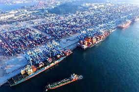 Container Shipping in Qingdao Port