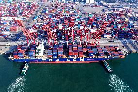 Container Shipping in Qingdao Port