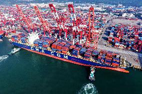 Container Shipping in Qingdao Port