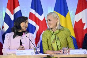 Pohjoismaiden ulkoministereiden ja Kanadan ulkoministerin tiedotustilaisuus