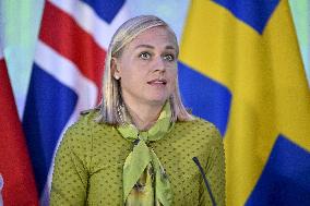 Pohjoismaiden ulkoministereiden ja Kanadan ulkoministerin tiedotustilaisuus
