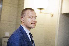 Hallintovaliokunta kokoustaa eduskunnassa käännytyslaista