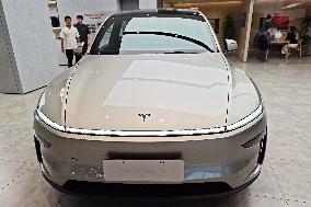 TESLA Model Y L EV
