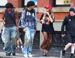 Heidi Klum and Kids Move to College Shop in Soho - NYC