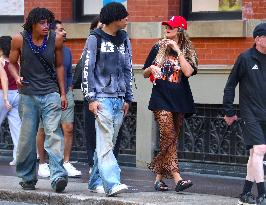 Heidi Klum and Kids Move to College Shop in Soho - NYC