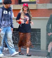Heidi Klum and Kids Move to College Shop in Soho - NYC