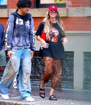 Heidi Klum and Kids Move to College Shop in Soho - NYC