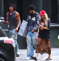 Heidi Klum and Kids Move to College Shop in Soho - NYC