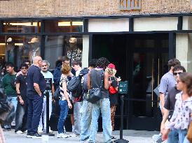 Heidi Klum and Kids Move to College Shop in Soho - NYC