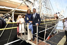 Royal Family At Sail Amsterdam - NDL
