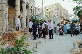 Israeli Army Escorts Settlers - Hebron