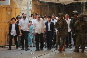 Israeli Army Escorts Settlers - Hebron